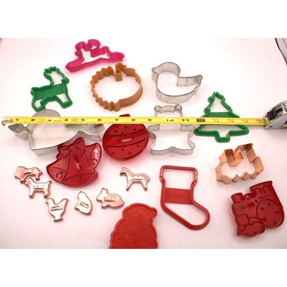 Holiday Baking Cookie Cutters Mixed Lot 19 Plastic Metal Copper Multiple Holiday - Picture 6 of 7